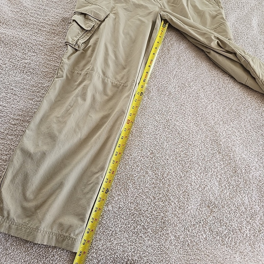 Under Armour Nylon Cargo Pants Men's Size 38 x 32 Khaki Outdoor Hiking Fishing - Picture 9 of 15